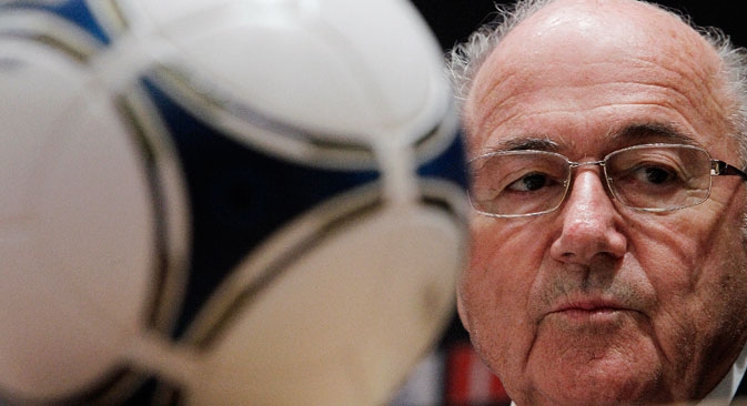 O presidente da Fifa, Joseph S. Blatter: “Em nome da Fifa e de todas as federações nacionais, peço para unirmos esforços a fim de proteger o jogo da interferência política e dos políticos.” Foto: Reuters