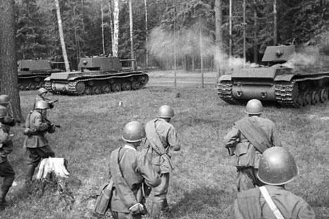 Tanques KV lidaram com a blindagem alemã facilmente Foto: RIA Nóvosti
