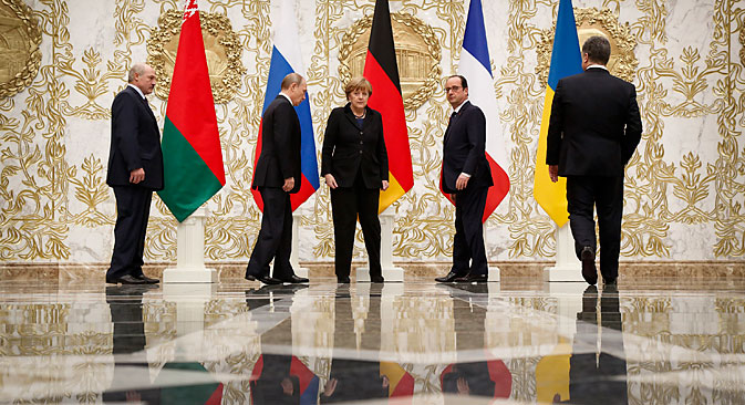 Pútin, Merkel, Hollande e Porochenko encontraram-se na tarde de quarta-feira (11) na capital bielorrussa para discutir crise ucraniana. Foto: AP