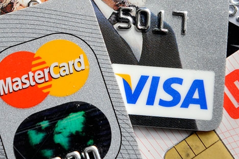 Cartões bancários foram bloqueados pelos sistemas de pagamento internacionais em meio às sanções econômicas impostas pelo Ocidente Foto: AP