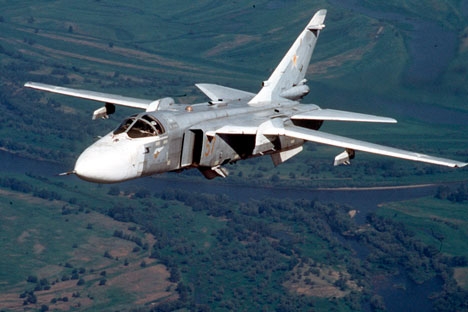 Su-24 pertama kali mengudara pada tahun 1970 dan memiliki karakter pesawat pengebom dan pesawat pencegat sekaligus.