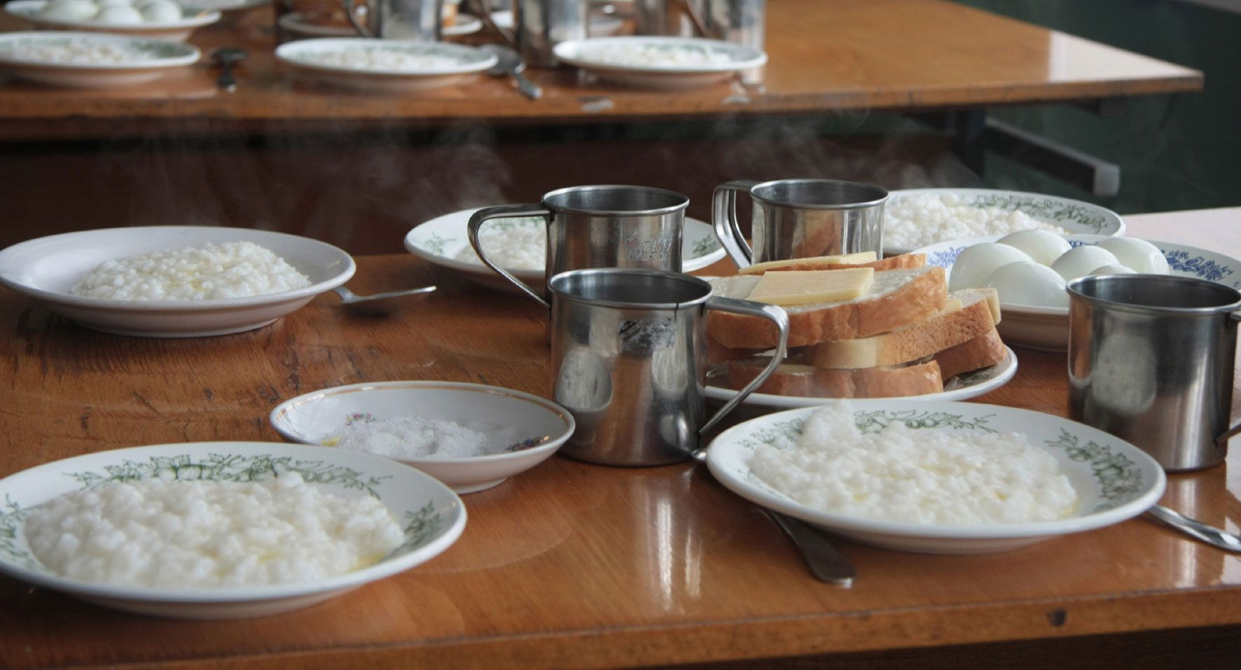 Os russos gostam de comer arroz, mas nem sempre na forma como se costuma consumi-lo no Brasil.