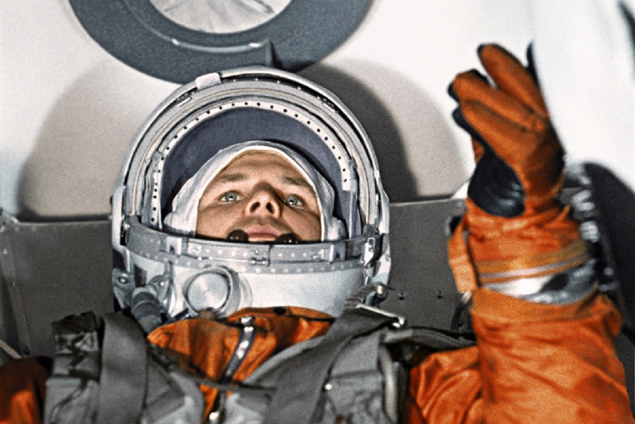 Com apenas 27 anos, Gagárin tornou-se o primeiro ser humano a viajar ao espaço