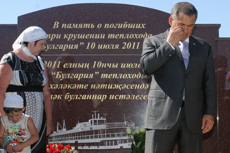 Am 10. Juli kamen viele zum Denkmal am Ufer Wolga, um Opfer der "Bulgaria"-Tragödie zu gedenken. Foto: ITAR-TASS