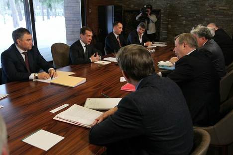 Das erste Treffen mit Vertretern der außerparlamentarischen Opposition am 20. Februar. Foto: Kremlin.ru 