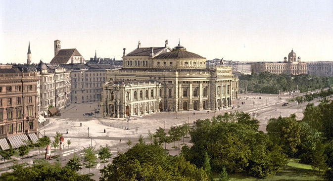 Der heutige Universitätsring mit dem Burgtheater um 1900, im Vordergrund der Rathauspark. Foto: Wikipedia.org