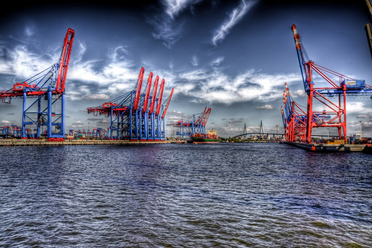 Die Hafenstadt Hamburg ist seit 1957 Partner des russischen Sankt Petersburgs.