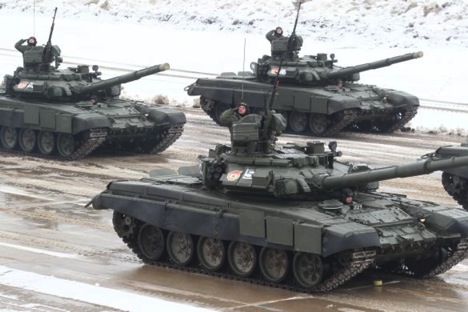 Técnicos estão desenvolvendo tanques mais avançados que os T-90 Foto: Dênis Abramov/Vedomosti