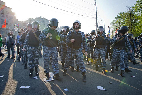 Police officers keep arresting protesters. Source: Ricardo Marquina Montañana / RBTH