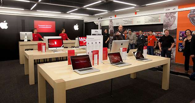 After the registration of Apple Rus the corporation is likely to start direct wholesale sales in Russia in 2013. Source: Anton Belitskiy / RIA Novosti