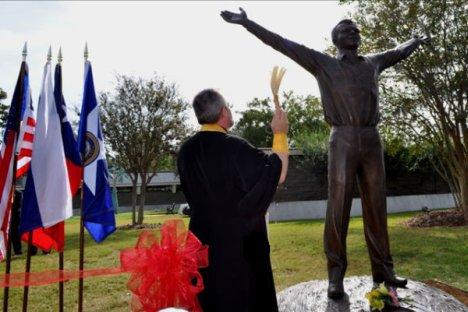 A statue of Yuri Gagarin was unveiled in Houston, Texas in the park near the historical building of the first NASA headquarters. Source: Press Photo