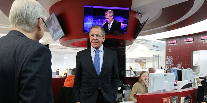 Russia's Foreign Minister Sergey Lavrov visiting the RBTH editorial office. Source: Sergey Kuksin / Rossiyskaya Gazeta
