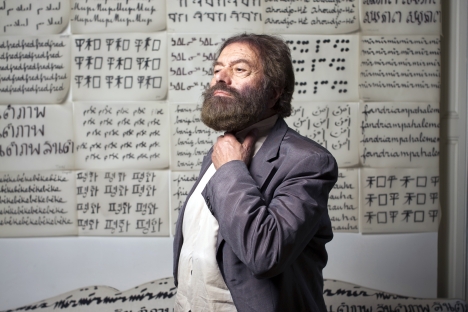 Writer and director Marek Halter: "When I was born, 11 million people spoke Yiddish. And then I come to Siberia, where signs on the houses are all written in two languages and children are taught Yiddish at school." Source: AFP / East News