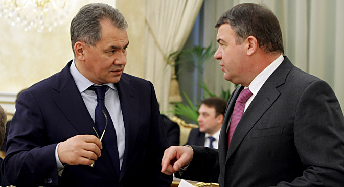 Moscow Region governor Sergei Shoigu (left) will replace Defense Minister Anatoly Serdyukov (right) on this position. Source: RIA Novosti / Alexey Nikolsky 