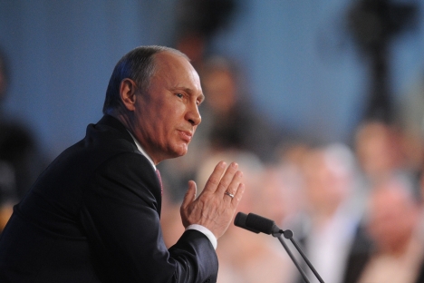 La primera rueda de prensa multitudinaria de Putin fue más informal. Fuente: ITAR-TASS