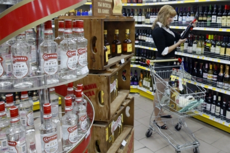 Quase 500 mil russos morrem todos os anos por causas relacionadas ao consumo de álcool Foto: ITAR-TASS
