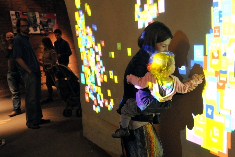 As Galerias de Arte Moderna, como a Moskhaos, propuseram ao públicos viagens interativas pelo tempo Foto: Kommersant