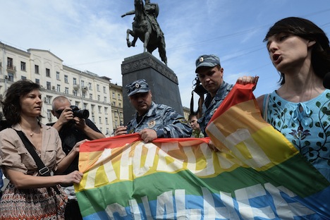 Activistas LGTB tratan de realizar una marcha a favor de sus derechos en Moscú. Fuente: RIA Novosti / Alexéi Filoppov