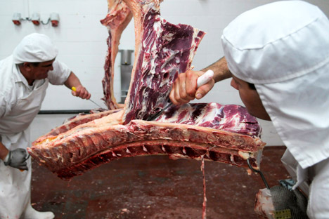 Em outubro, os russos já haviam liberado seis frigoríficos brasileiros para exportarem carne bovina ao país europeu Foto: AP