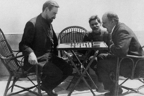 Vladimir Lenin (right) was a big chess fan. Source: Open source