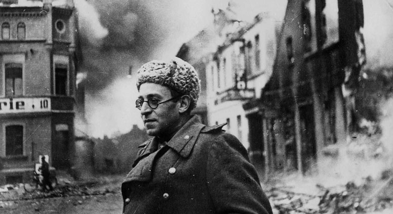 Vasily Grossman as a war correspondent in Germany, March 1945. Source: waralbum.ru