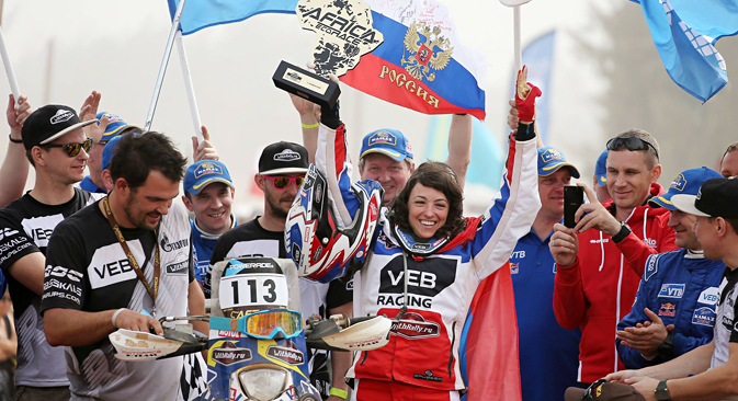This season, Anastasia Nifontova (C) was the first Russian woman to participate in the World Cup for Cross Country Rallies, taking second place in the Abu Dhabi stage. Source: africarace.com