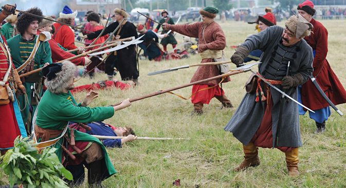 A military-historical reenactment of the battle which troops of Peter the Great fought with the Ottoman Turks during the festival "Cherkassky town" in Starocherkassk village, Rostov region. Source: Sergey Pivovarov / RIA Novosti