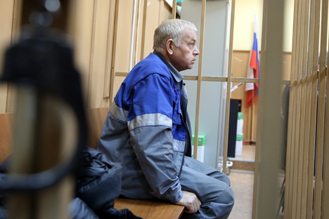 Snowplow driver faces Moscow court. 