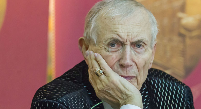 Yevgeny Yevtushenko: 'We need to defuse violence, anger and hatred wherever we find them.' Source: Sergei Kuksin / RG