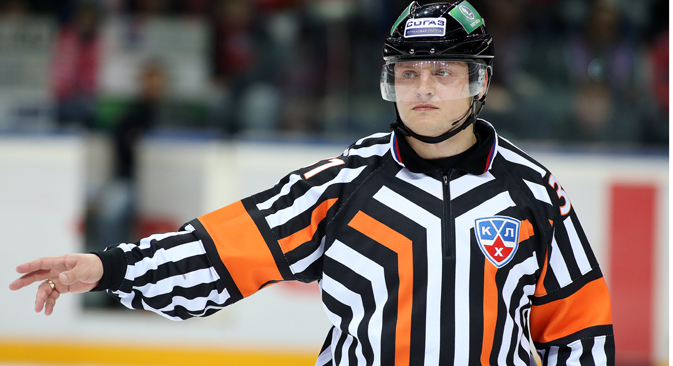 Evgeny Romasko a new regular referee in NHL. Source: Yaroslav Neepov / RIA Novosti