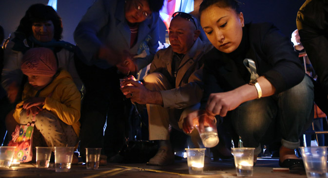 Participants in the event "Light a Candle in Your Heart", marking the 71st anniversary of the deportation of Crimean Tatars. Source:  Artem Kreminsky / RIA Novosti