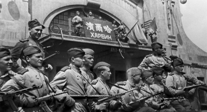 Soviet-Japanese War, 1945. Soviet soldiers in Harbin. Source: Alexander Stanovov / TASS Photochronicle 