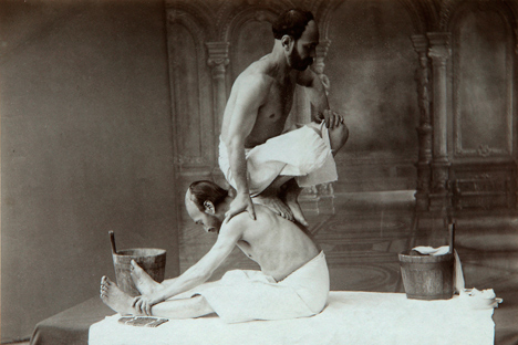 'The Oriental bath. Massage'. Found in the collection of the Russian Museum of Ethnography. Source: Getty Images / Fotobank