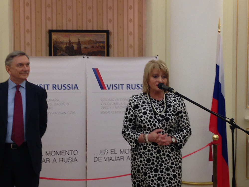 Embajador de Rusia en España, Yuri Korchagin, y viceministra de Cultura de Rusia, Alla Manílova, durante la inauguración de la oficina Visit Russia en Madrid.