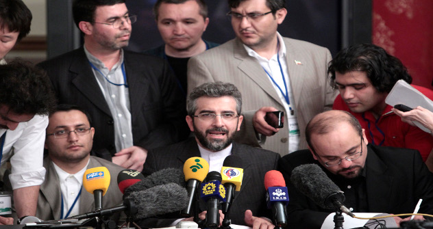 Tras la reunión, Ashton y la cabeza de la delegación iraní, el secretario del Consejo Supremo de Seguridad Nacional del país, Said  Jalili, ofrecieron ruedas de prensa. Fuente: AFP.