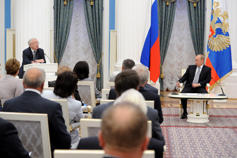 Reunión de Vladímir Putin con los defensores del pueblo de diversas regiones de Rusia. Fuente: ITAR-TASS.