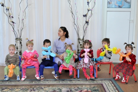 El Senado aprueba la ley que prohíbe a los estadounidenses adoptar niños rusos. Fuente: Vladimir Pesnya / RIA Novosti