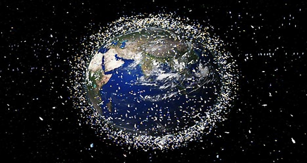 Cada vez se acumula más basura alrededor de la Tierra. Fuente: Flickr