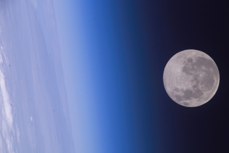 Los científicos rusos iniciarán un plan de desarrollo a gran escala del satélite de la Tierra en el 2015 con el lanzamiento de la nave espacial Luna-Glob-1. Fuente: NASA