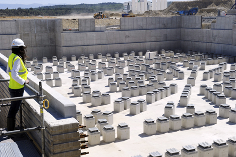 La construcción de una nueva central nuclear. Fuente: AFP
