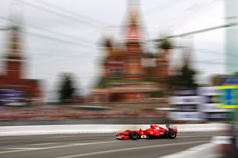 El piloto de Ferrari Giancarlo Fisichella en Moscow City Racing 2012. Fuente: AP
