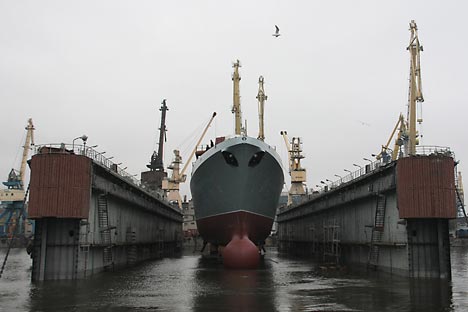 La reciente modernización del pesado crucero Admiral Gorshkov que se entregará a la India marca el pistoletazo de salida. Fuente: ITAR-TASS