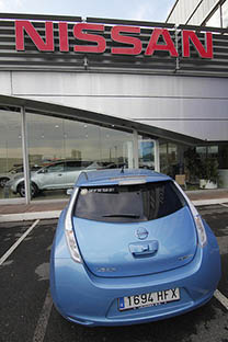 El coche eléctrico Nissan Leaf. Fuente: Flickr/agirregabarria