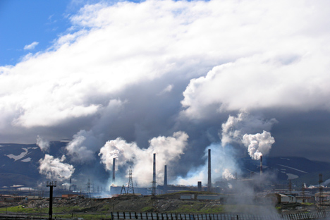 Entre las diez ciudades con mayor contaminación se encuentran principalmente los centros de la industria metalúrgica, petrolífera o química. Fuente: Lori/Legion Media