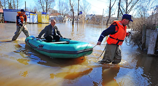 Los habitantes de las zonas inundadas se adaptan a las nuevas condiciones. Fuente: Vostock-photo
