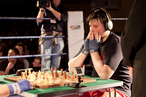 Nikolái Sazhin, durante su último combate, en Londres. Fuente: World Chess Boxing Organisation