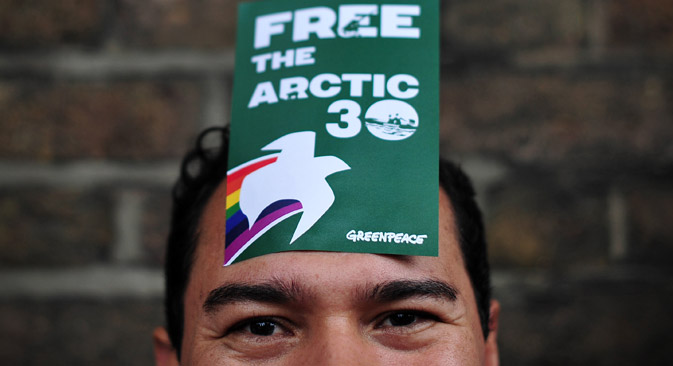 "É absurdo pensar que o Greenpeace quis se apoderar da plataforma petrolífera russa, e além disso os ambientalistas não tinham nenhuma arma" Foto: AFP / EastNews