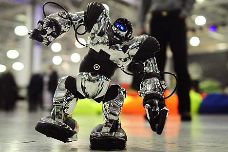 El escritor ruso de ciencia ficción Serguéi Lukiánenko visitará el I Festival de Robótica de Irkutsk “RoboSib” para hablar del futuro tecnológico de Rusia. Fuente: Servicio de prensa