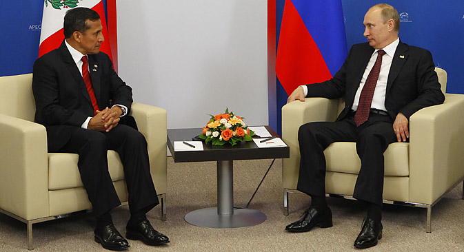 El presidente peruano Ollanta Humala con el presidente ruso Vladímir Putin en la cumbre de la APEC. Fuente: ITAR-TASS
