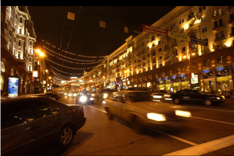 La calle Tverskaya de Moscú por la noche. Fuente: Archivo